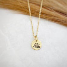 Load image into Gallery viewer, Gold pendant birth flower necklace
