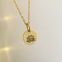 Load image into Gallery viewer, Gold pendant birth flower necklace