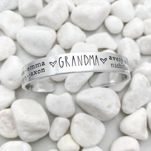 Load image into Gallery viewer, Grandma name bracelet